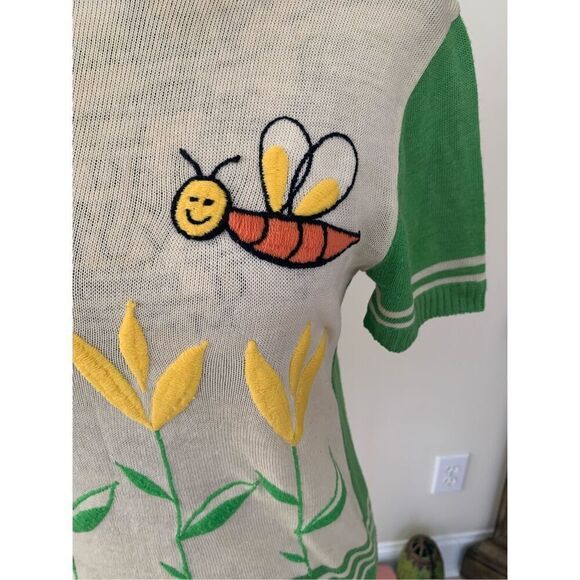 Vintage Short Sleeve Bumble Bee Sweater (60s/70s) - Picture 4 of 8